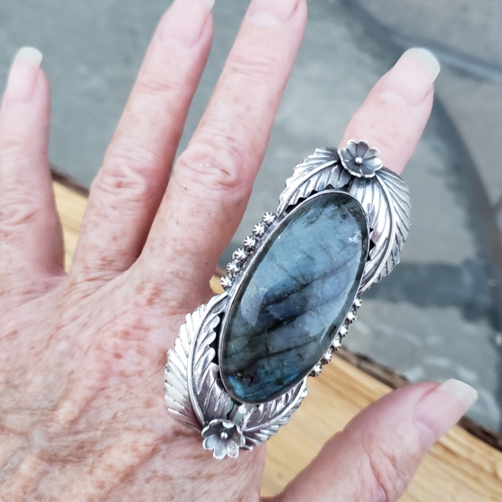 SOLD HUGE Labradorite Sterling Silver Ring Sz 7.25 - Picture 9 of 10